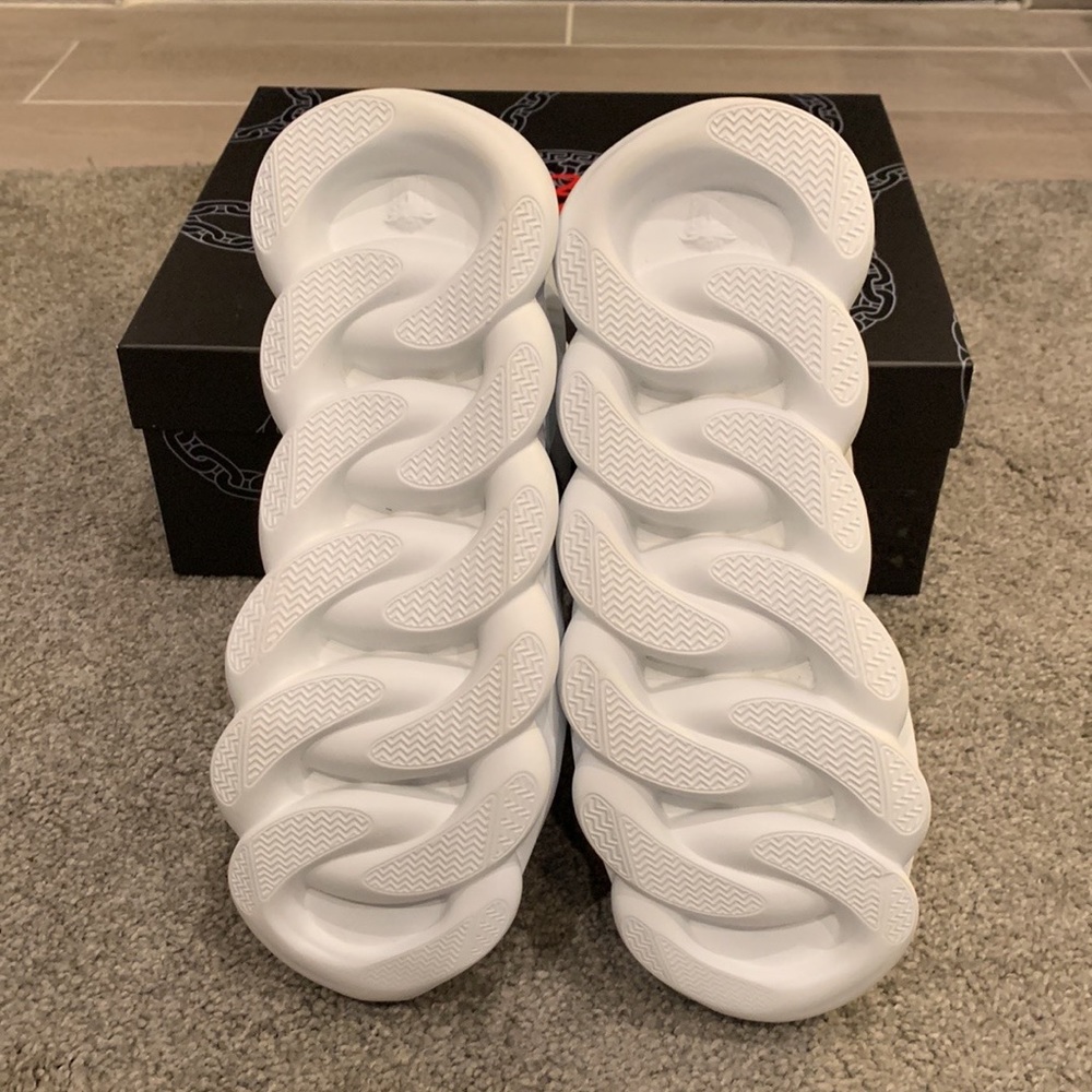 Versace Authentic Chain Reaction Sneakers 👟 - Picture 5 of 6